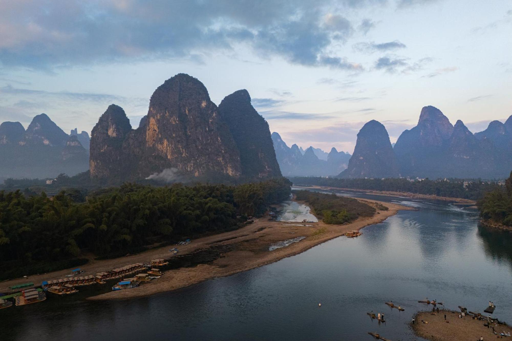 Leisure Courtyard Hotel Yangshuo-Free Shuttle Bus To Yangshuo Station Stay 2 Nights One Way Екстериор снимка