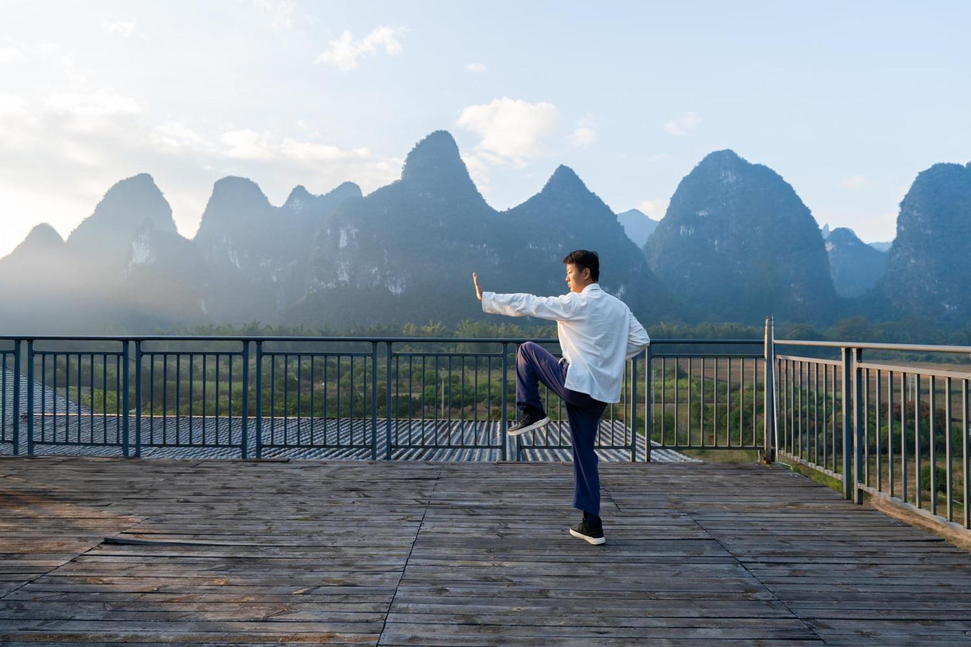 Leisure Courtyard Hotel Yangshuo-Free Shuttle Bus To Yangshuo Station Stay 2 Nights One Way Екстериор снимка