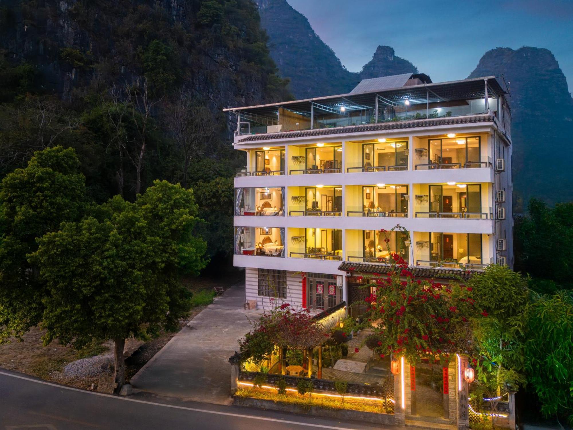 Leisure Courtyard Hotel Yangshuo-Free Shuttle Bus To Yangshuo Station Stay 2 Nights One Way Екстериор снимка