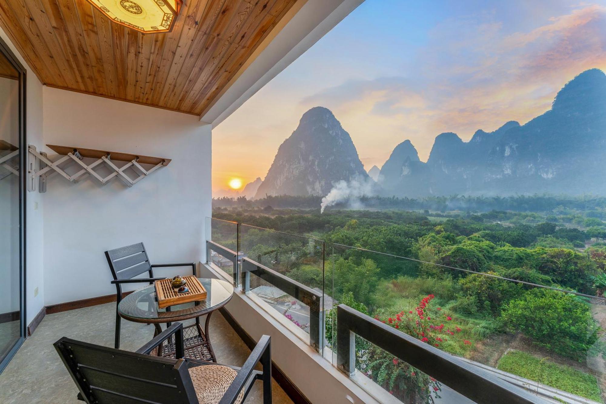 Leisure Courtyard Hotel Yangshuo-Free Shuttle Bus To Yangshuo Station Stay 2 Nights One Way Екстериор снимка