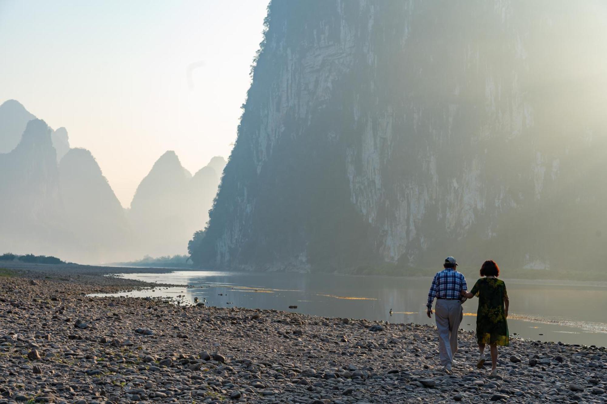 Leisure Courtyard Hotel Yangshuo-Free Shuttle Bus To Yangshuo Station Stay 2 Nights One Way Екстериор снимка