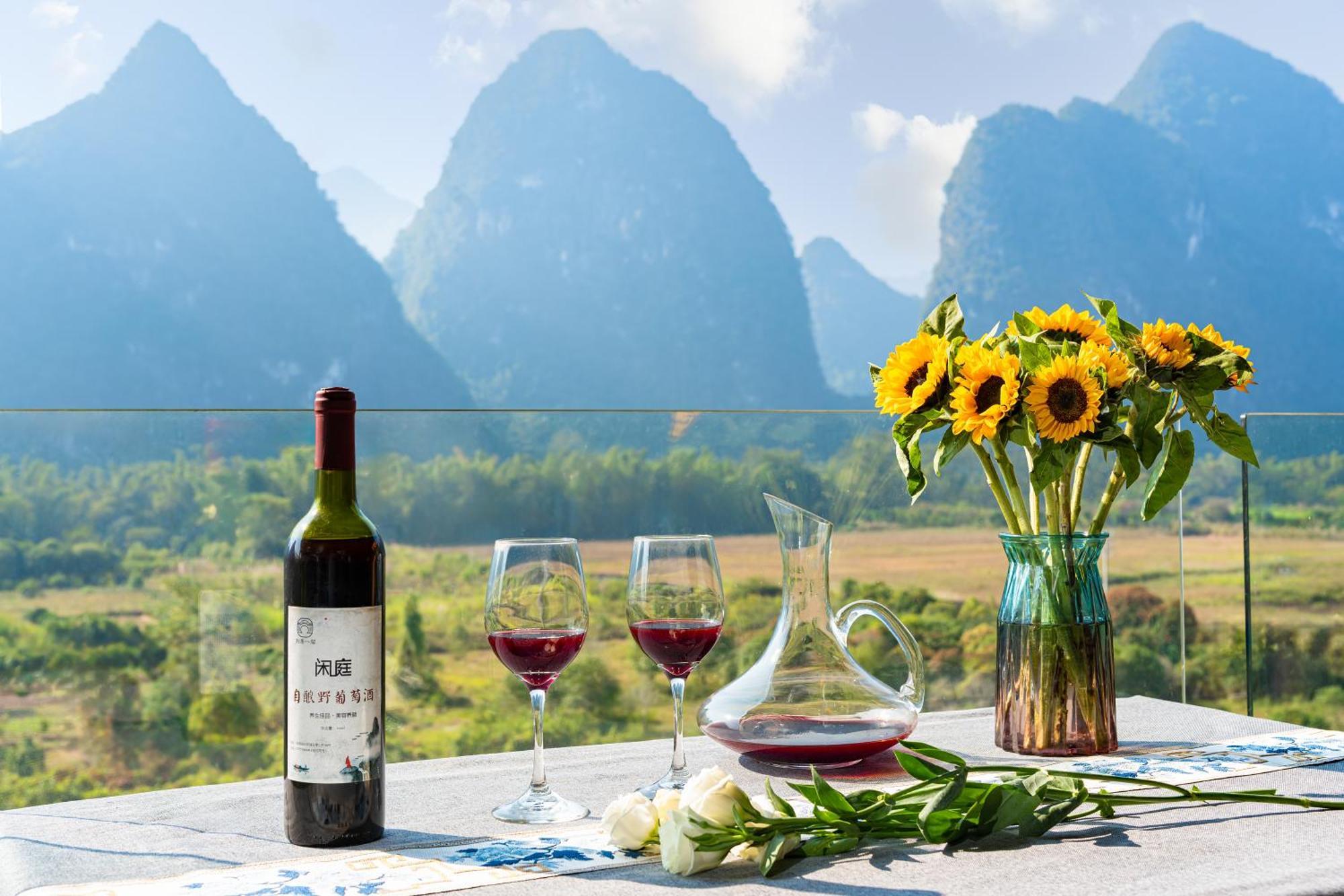 Leisure Courtyard Hotel Yangshuo-Free Shuttle Bus To Yangshuo Station Stay 2 Nights One Way Екстериор снимка