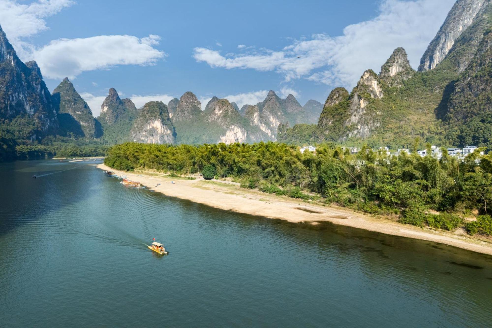 Leisure Courtyard Hotel Yangshuo-Free Shuttle Bus To Yangshuo Station Stay 2 Nights One Way Екстериор снимка