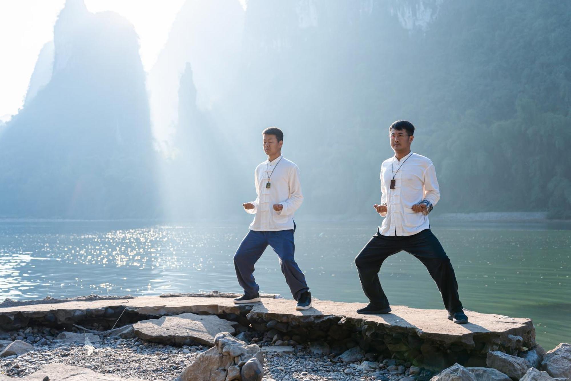 Leisure Courtyard Hotel Yangshuo-Free Shuttle Bus To Yangshuo Station Stay 2 Nights One Way Екстериор снимка